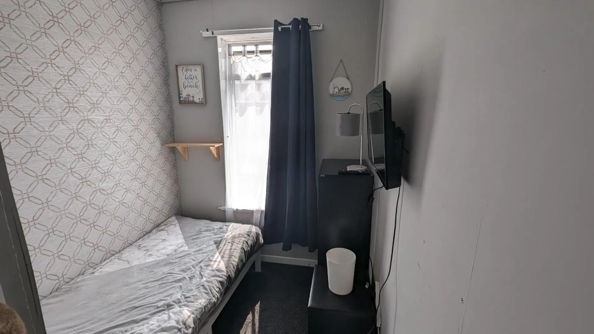 Wonky Towers Bed & Breakfast Blackpool